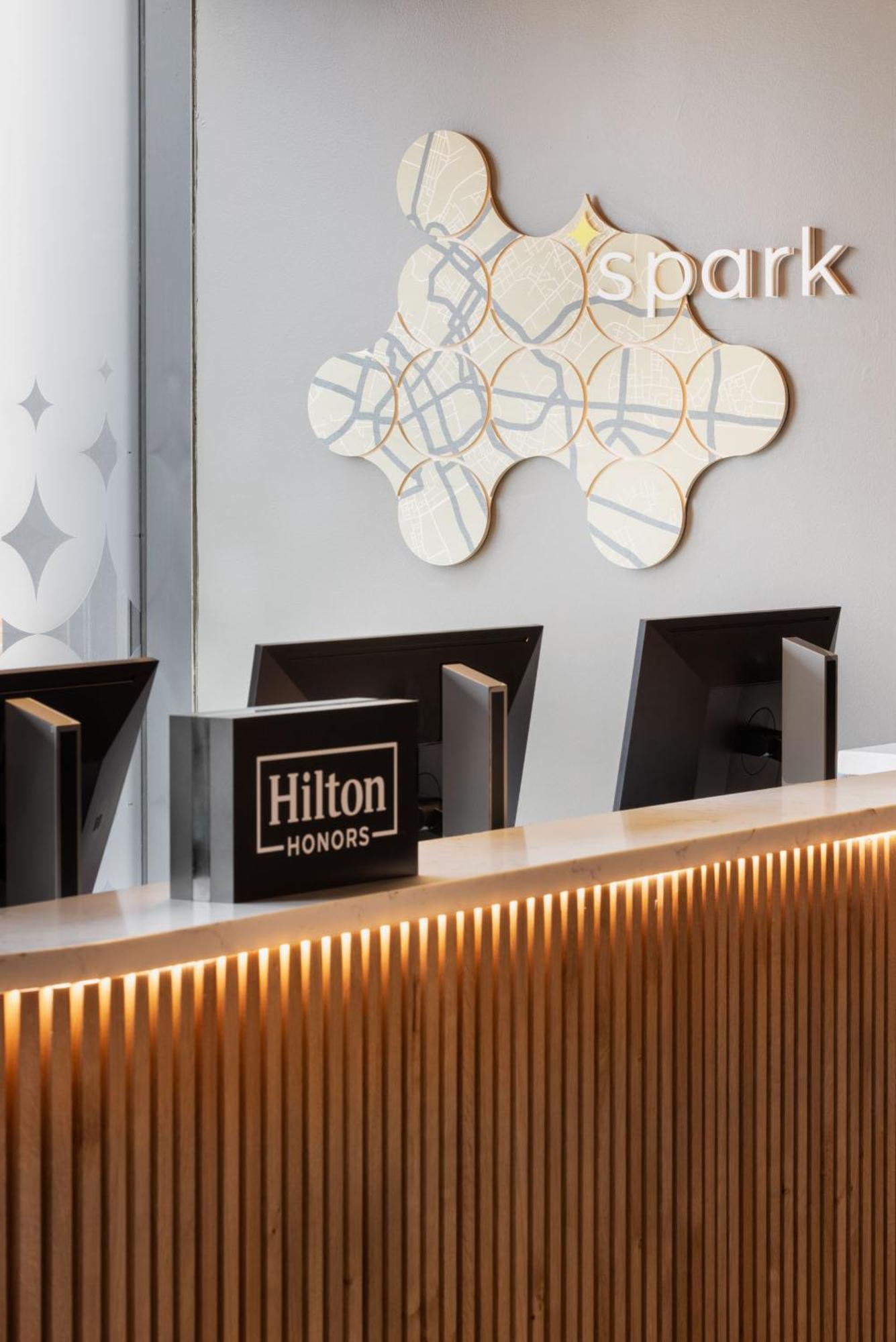 Spark By Hilton London รอมฟอร์ด ภายนอก รูปภาพ