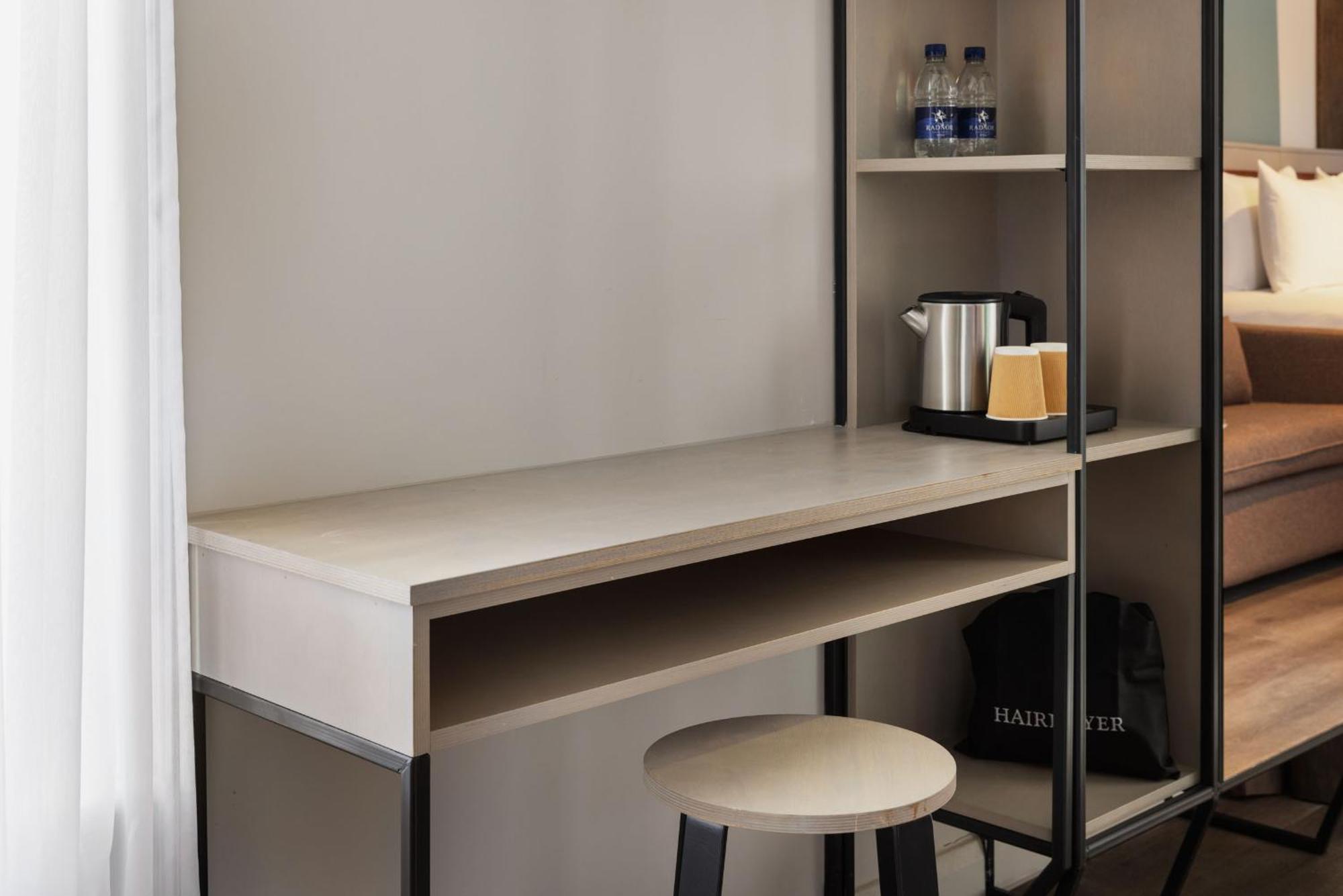 Spark By Hilton London รอมฟอร์ด ภายนอก รูปภาพ