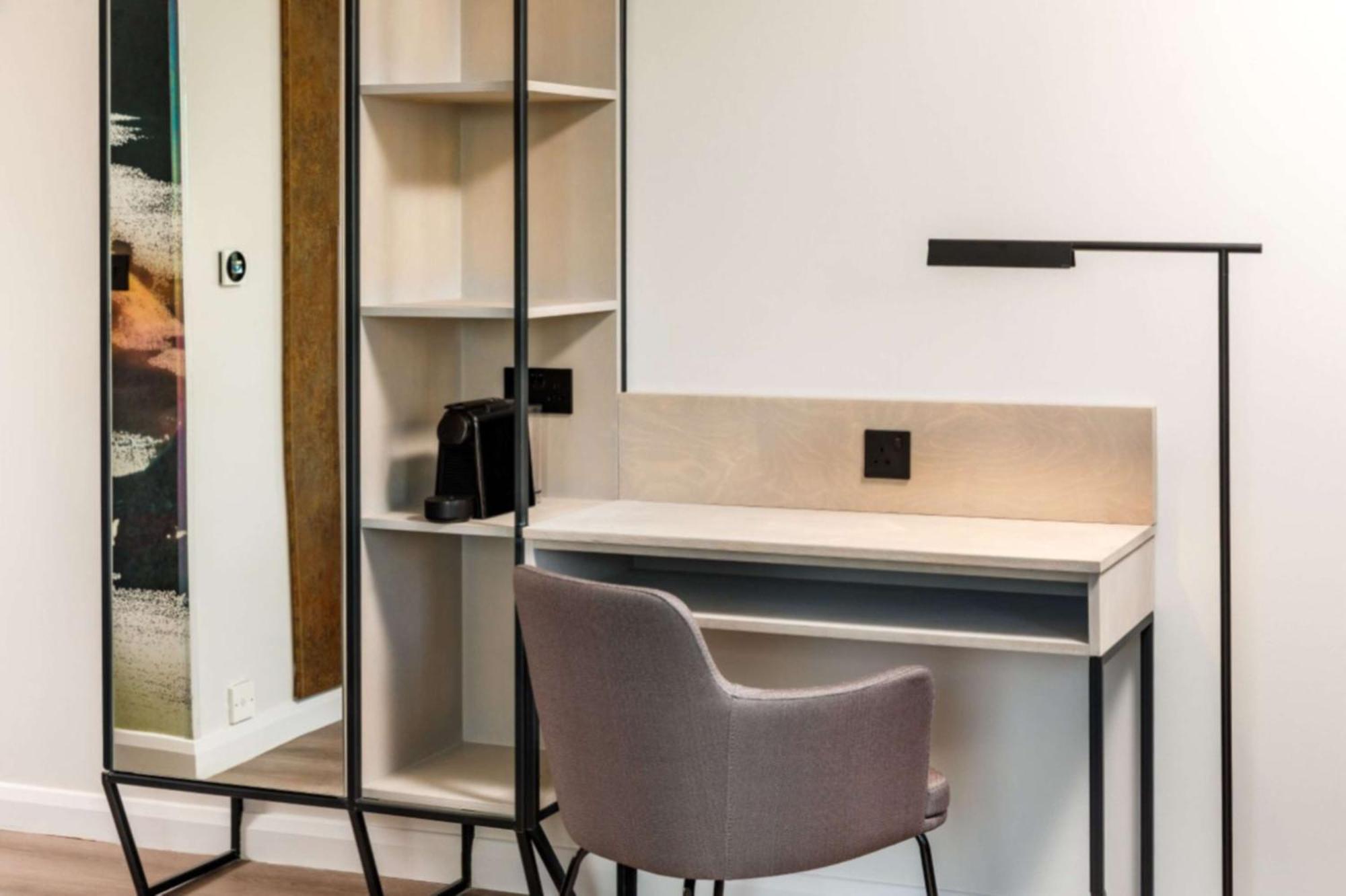 Spark By Hilton London รอมฟอร์ด ภายนอก รูปภาพ