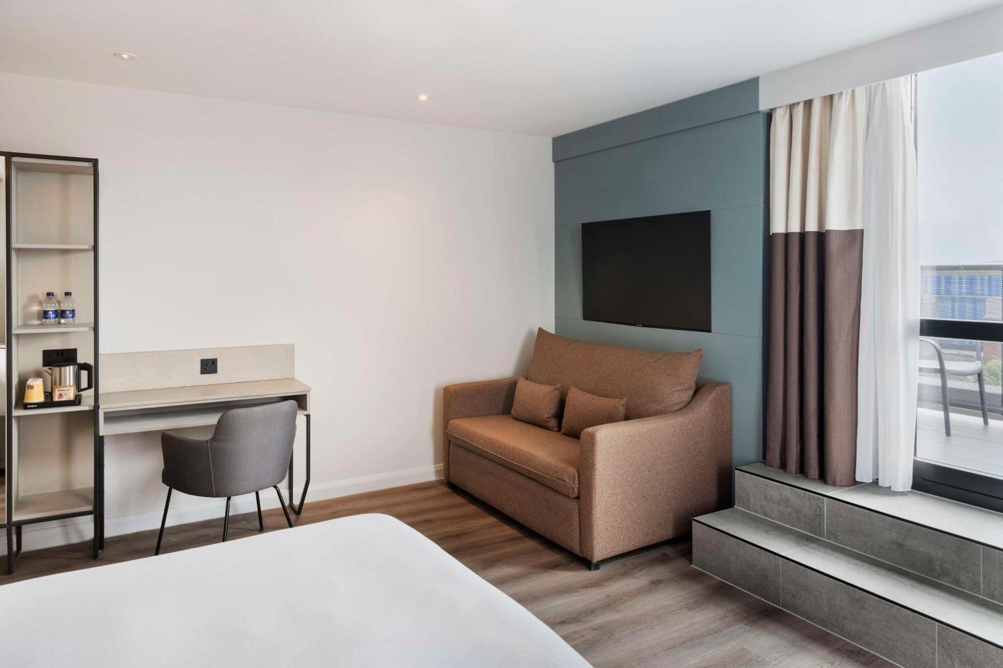 Spark By Hilton London รอมฟอร์ด ภายนอก รูปภาพ