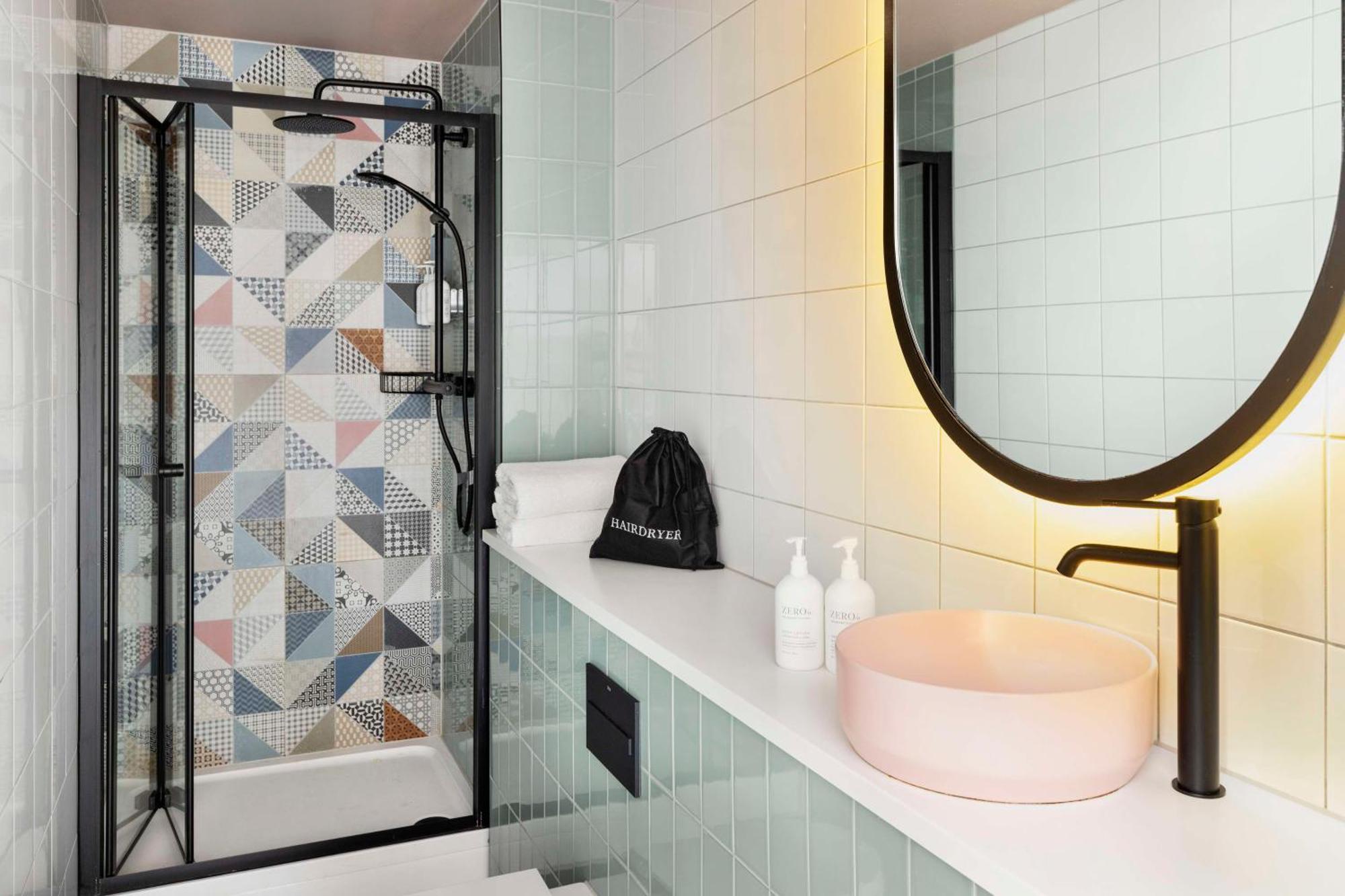 Spark By Hilton London รอมฟอร์ด ภายนอก รูปภาพ