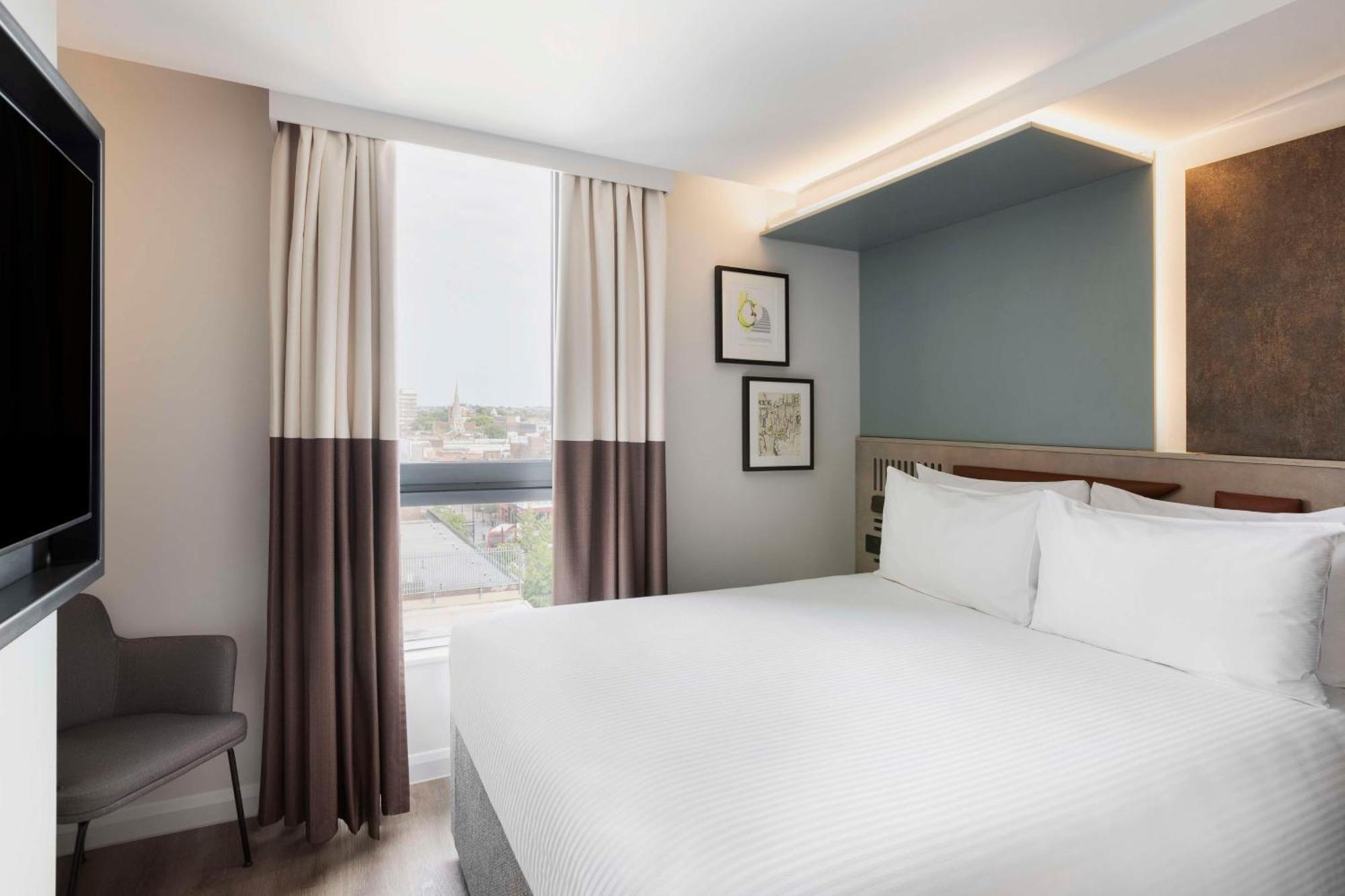 Spark By Hilton London รอมฟอร์ด ภายนอก รูปภาพ