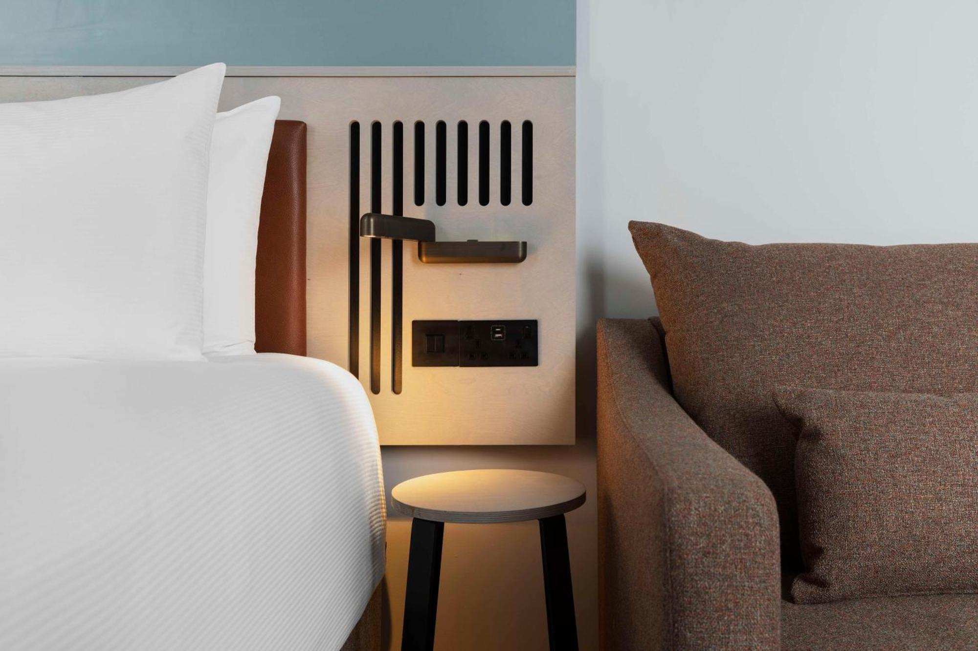 Spark By Hilton London รอมฟอร์ด ภายนอก รูปภาพ
