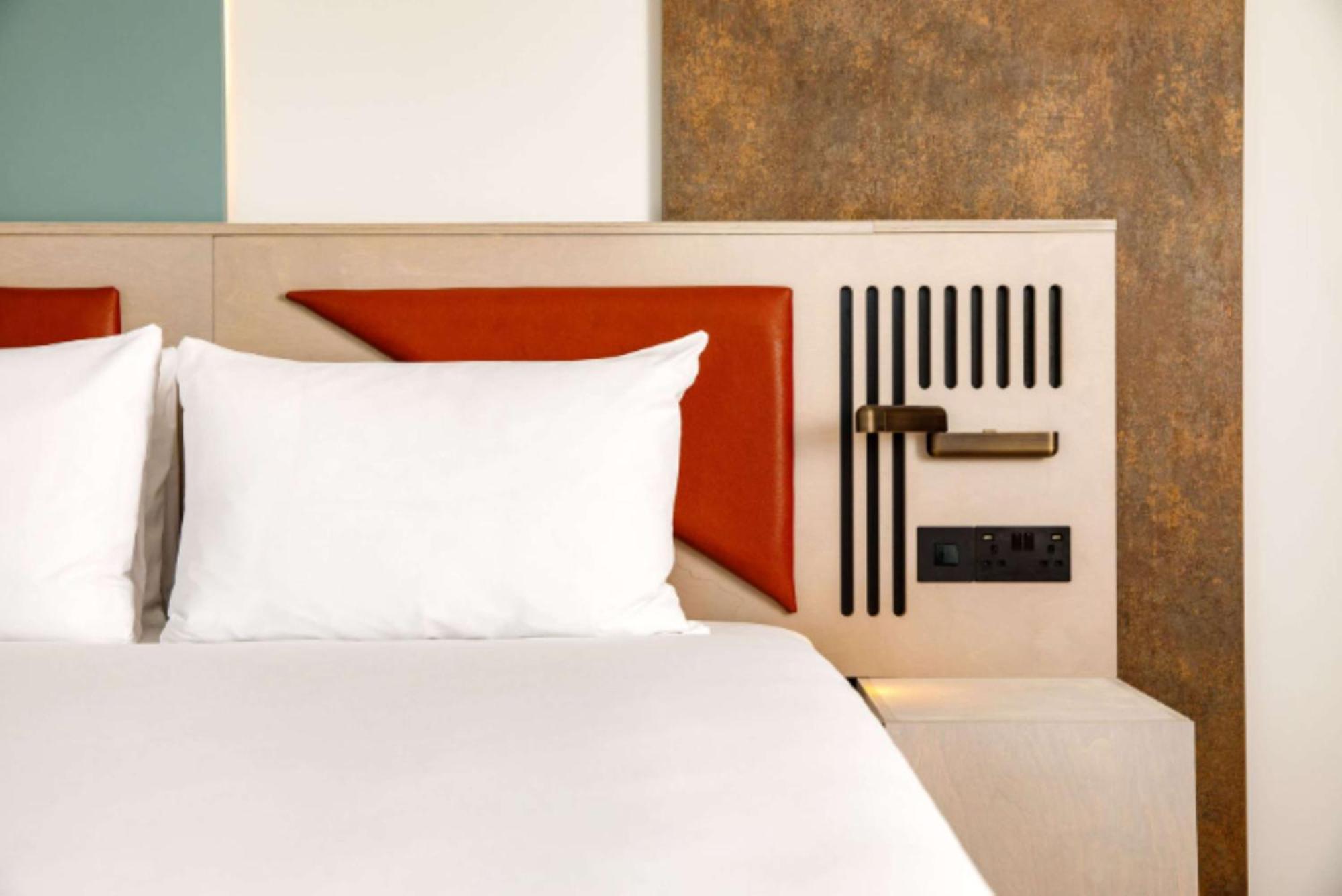 Spark By Hilton London รอมฟอร์ด ภายนอก รูปภาพ