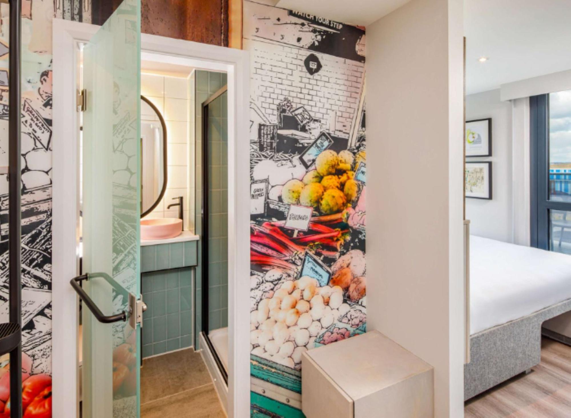 Spark By Hilton London รอมฟอร์ด ภายนอก รูปภาพ