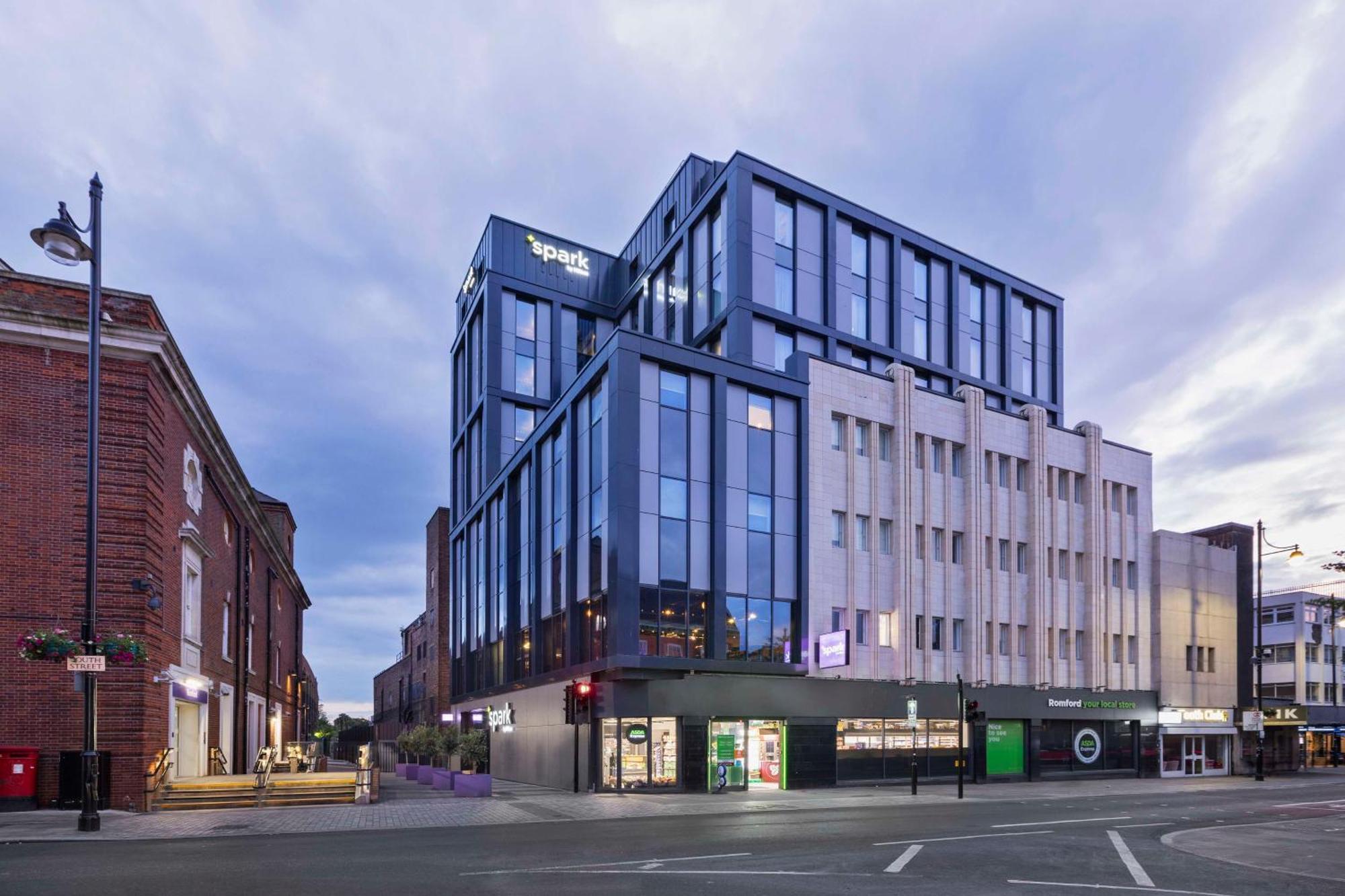 Spark By Hilton London รอมฟอร์ด ภายนอก รูปภาพ